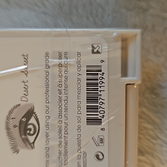 Flower suns blazing eyeshadow pallet - Picture 6 of 6